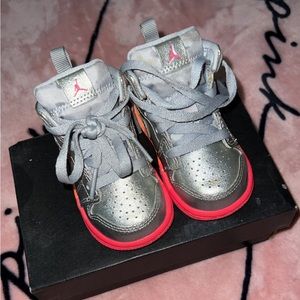 Jordan 1 mid (Toddler) Size 4C